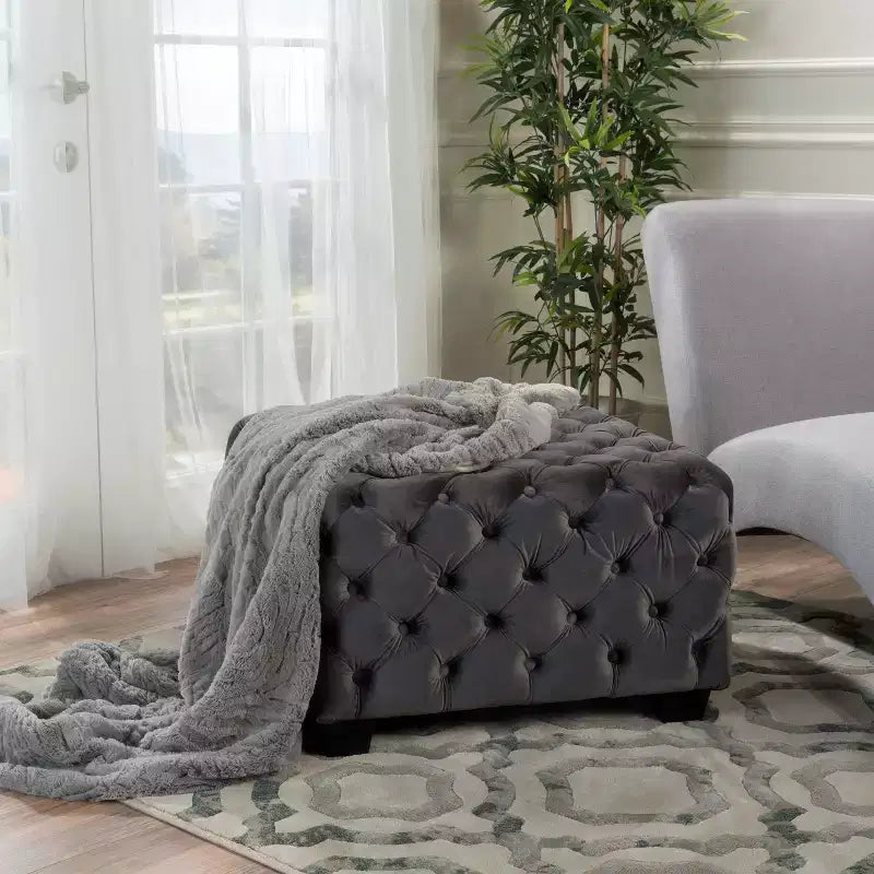 Pouf in velluto con cuciture a diamante e bottoni, panca quadrata da ingresso liscia al tatto, pouf poggiapiedi da salotto