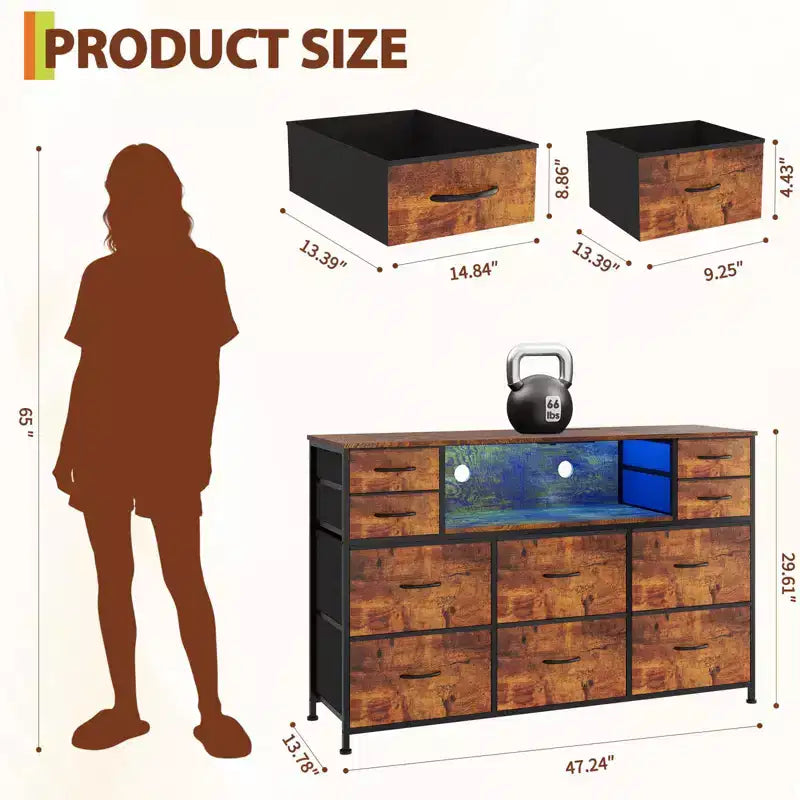 Comò a 10 cassetti in tessuto, mobile TV da centro di intrattenimento con presa di corrente e luce LED per TV da 45-55 pollici, cassettiera con piano in legno per camera da letto